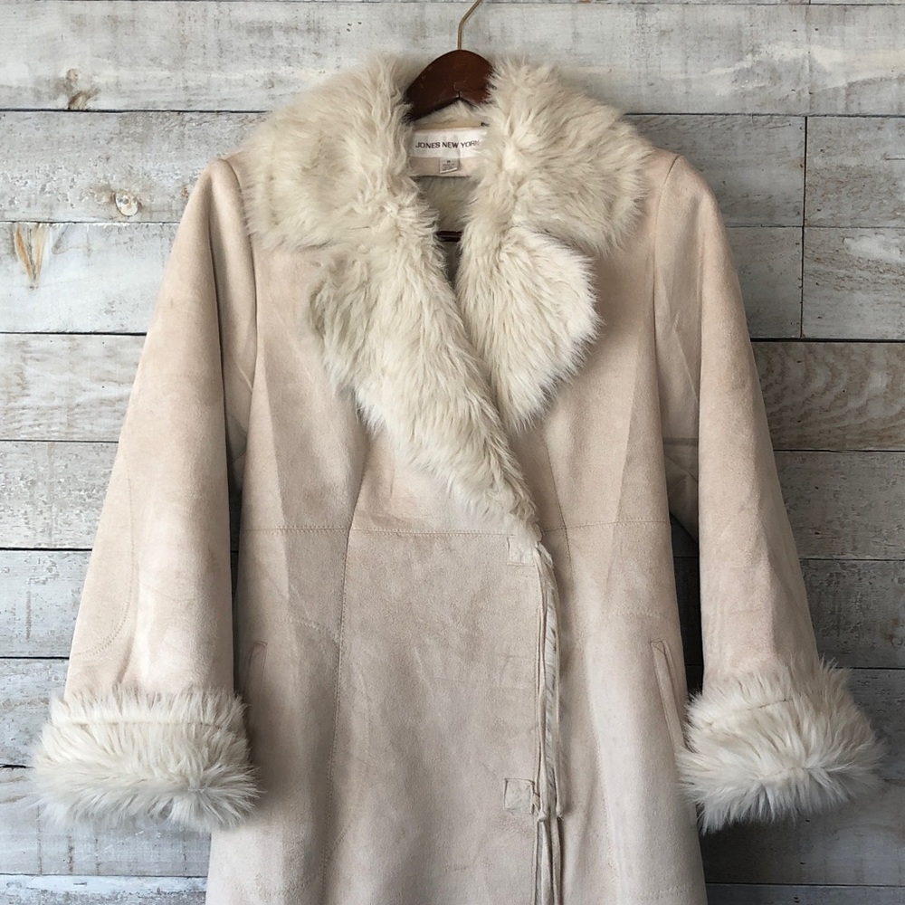 Jones New York full length faux fur coat - Picture 4 of 15